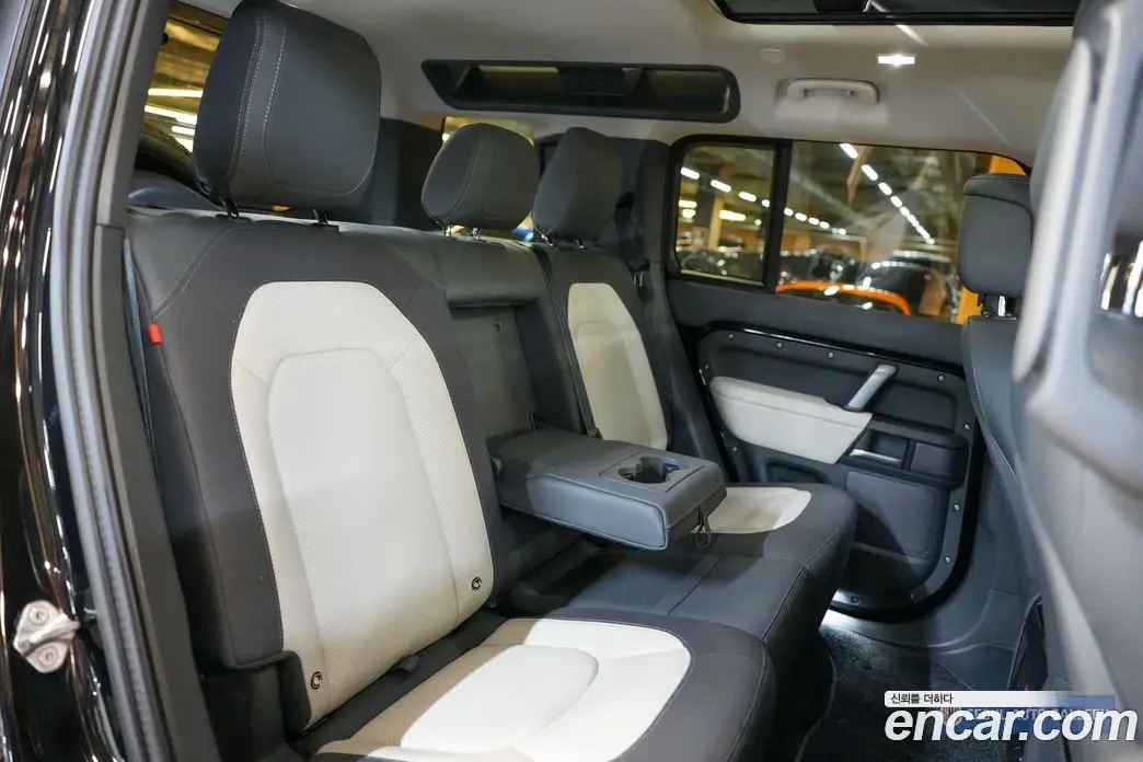 Land Rover Defender 2024 2.0 автомат (гидро), фото 19