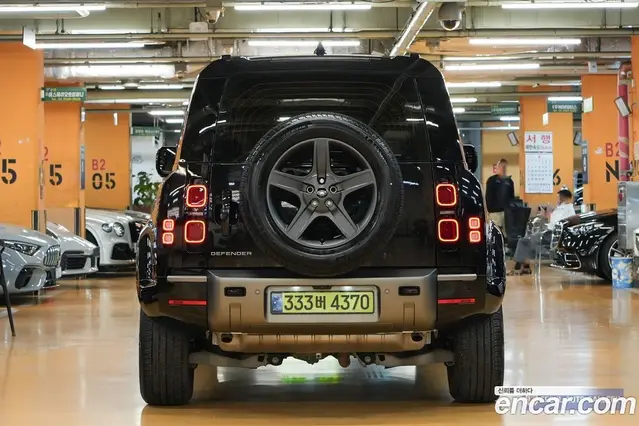Land Rover Defender 2024 2.0 автомат (гидро), миниатюра 4