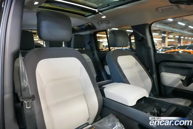 Land Rover Defender 2024 2.0 автомат (гидро), миниатюра 5