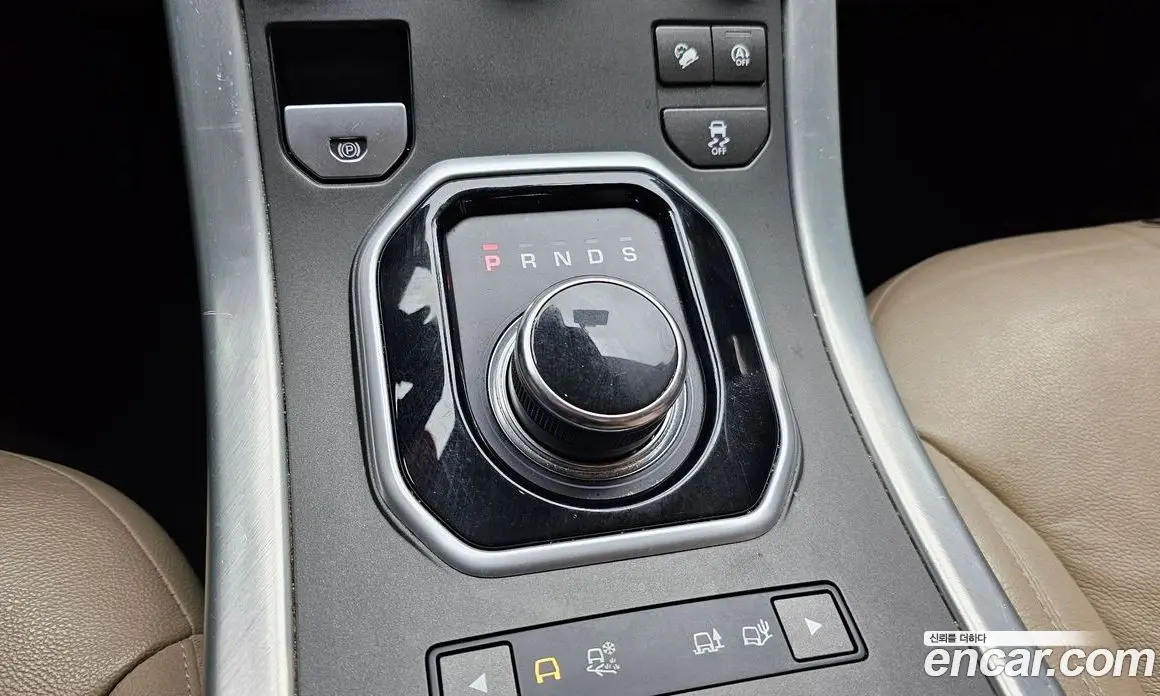 Land Rover Range Rover Evoque 2018 2.0 автомат (гидро), фото 12 Land Rover Range Rover Evoque 2018 2.0 автомат (гидро), фото 12