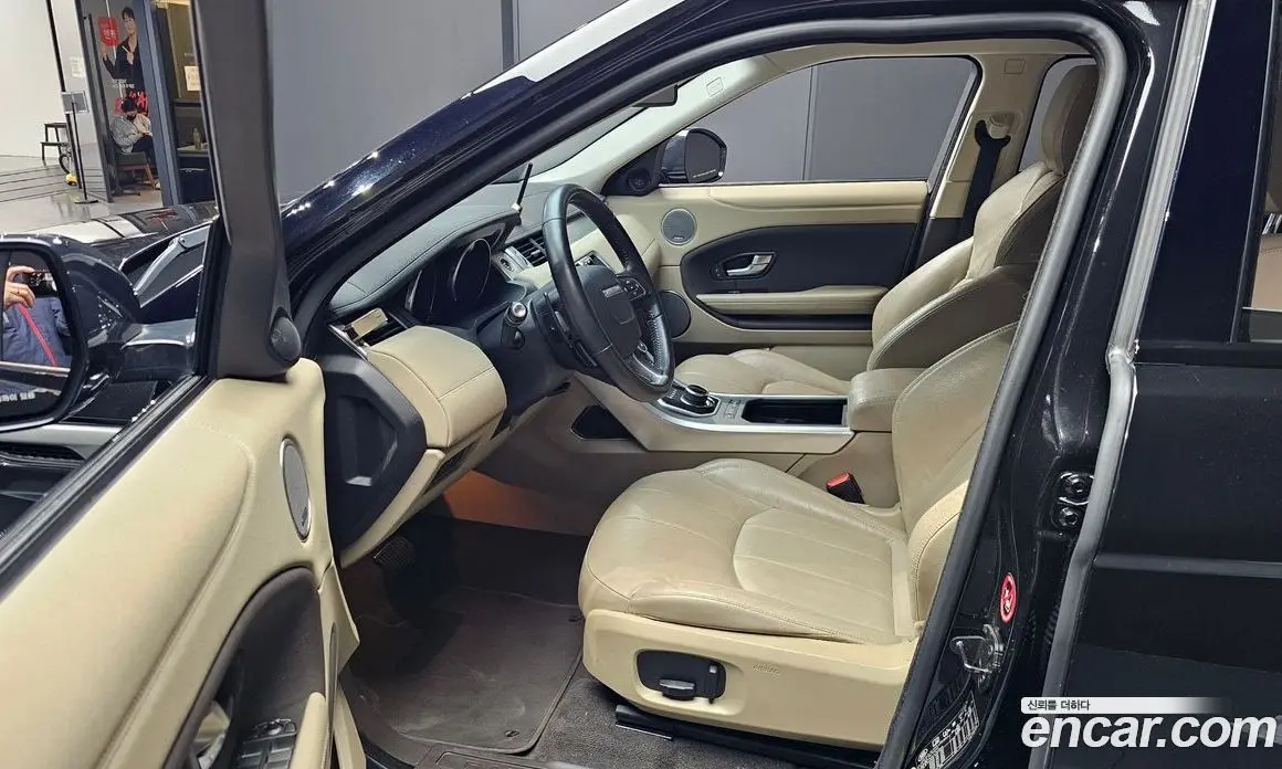 Land Rover Range Rover Evoque 2018 2.0 автомат (гидро), фото 13 Land Rover Range Rover Evoque 2018 2.0 автомат (гидро), фото 13