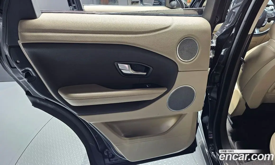Land Rover Range Rover Evoque 2018 2.0 автомат (гидро), фото 15 Land Rover Range Rover Evoque 2018 2.0 автомат (гидро), фото 15