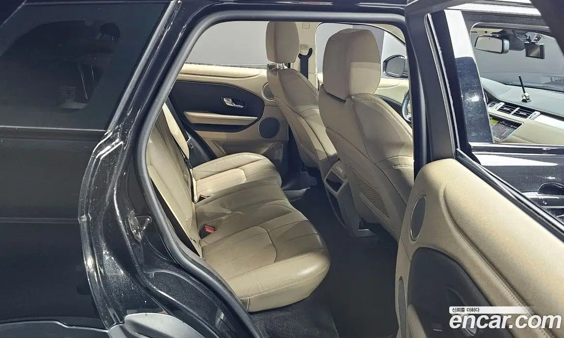 Land Rover Range Rover Evoque 2018 2.0 автомат (гидро), фото 18 Land Rover Range Rover Evoque 2018 2.0 автомат (гидро), фото 18
