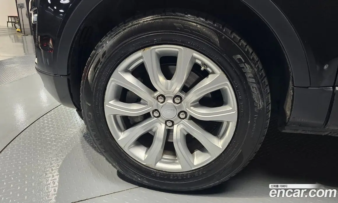 Land Rover Range Rover Evoque 2018 2.0 автомат (гидро), фото 5 Land Rover Range Rover Evoque 2018 2.0 автомат (гидро), фото 5