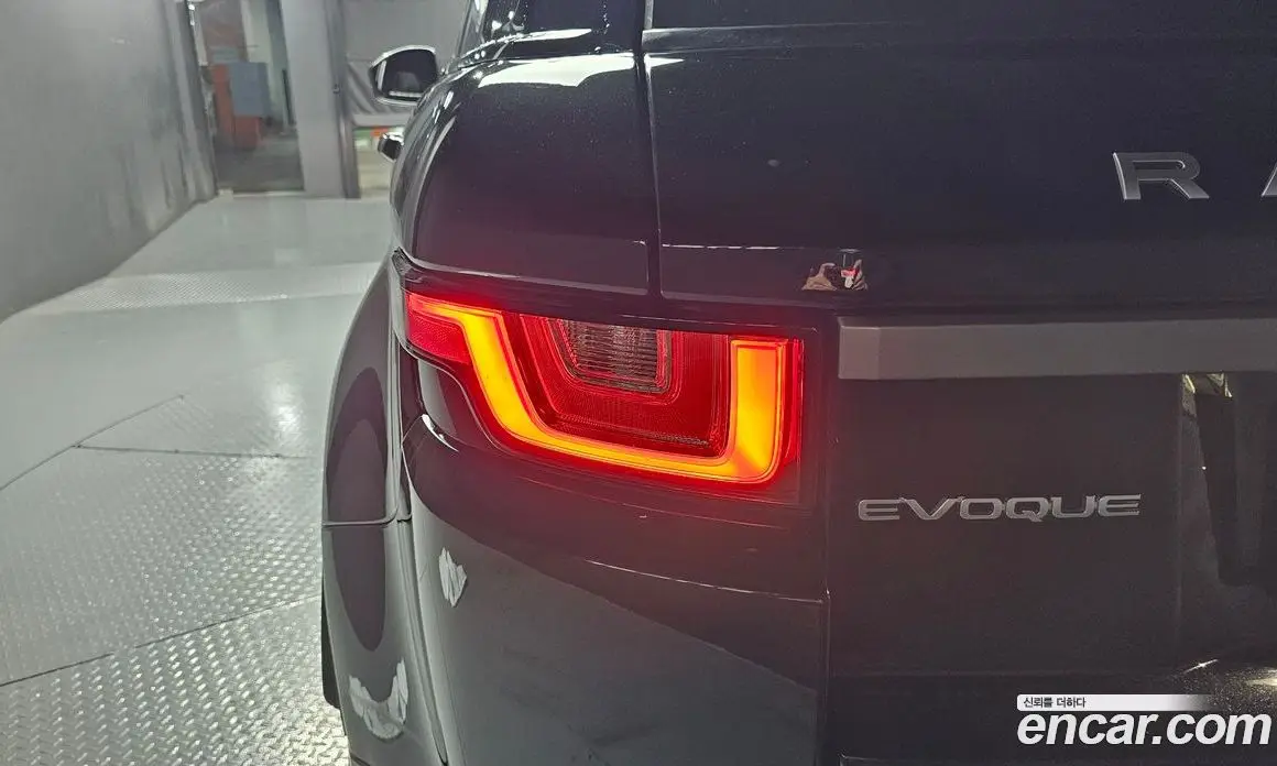 Land Rover Range Rover Evoque 2018 2.0 автомат (гидро), фото 9 Land Rover Range Rover Evoque 2018 2.0 автомат (гидро), фото 9