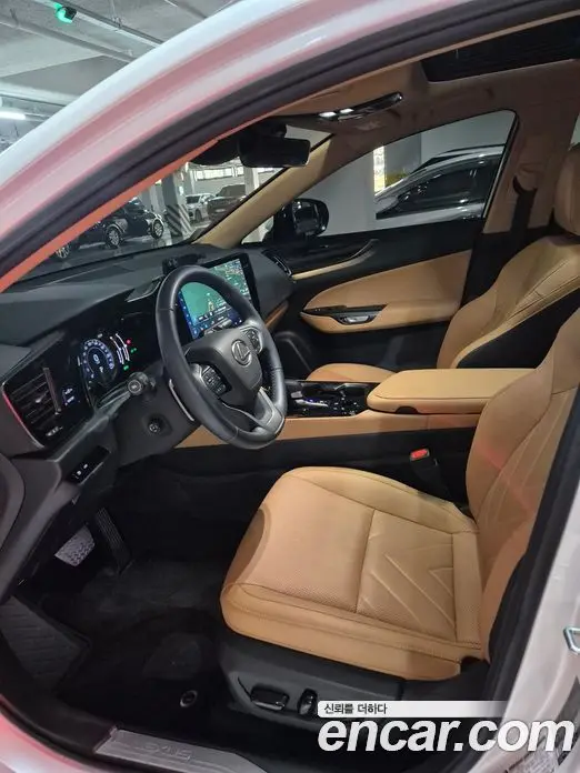 Lexus NX 2025 2.5 автомат (гидро), фото 15