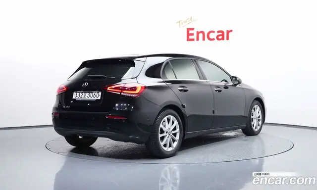 Mercedes-Benz A-Class 2019 2.0 автомат (гидро), миниатюра 2 Mercedes-Benz A-Class 2019 2.0 автомат (гидро), миниатюра 2