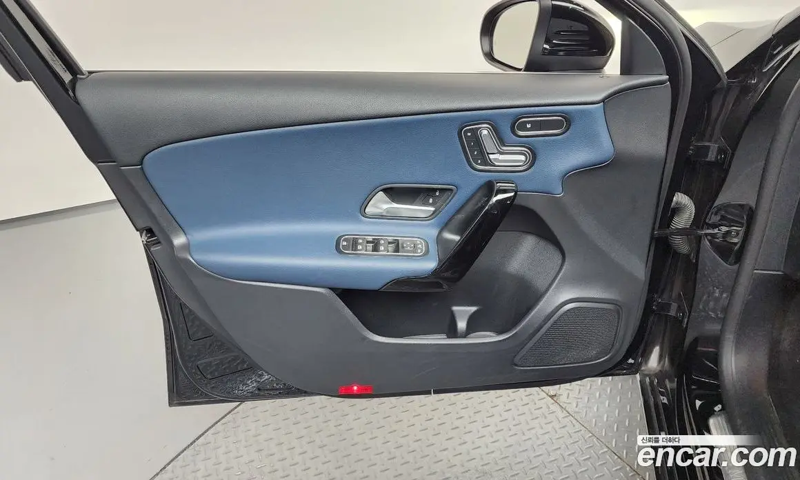 Mercedes-Benz A-Class 2019 2.0 автомат (гидро), фото 14 Mercedes-Benz A-Class 2019 2.0 автомат (гидро), фото 14