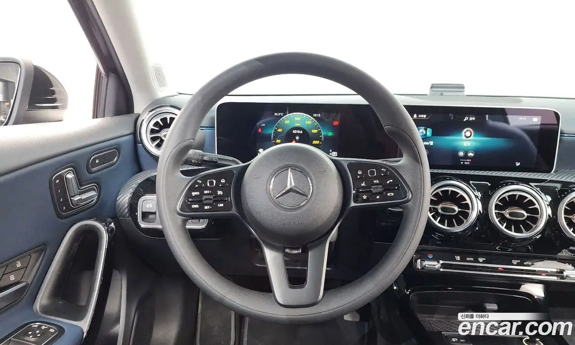 Mercedes-Benz A-Class 2019 2.0 автомат (гидро), фото 18 Mercedes-Benz A-Class 2019 2.0 автомат (гидро), фото 18