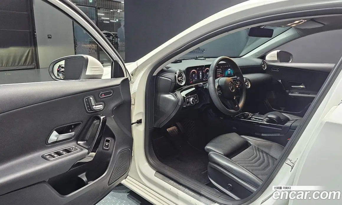 Mercedes-Benz A-Class 2020 2.0 автомат (гидро), фото 13