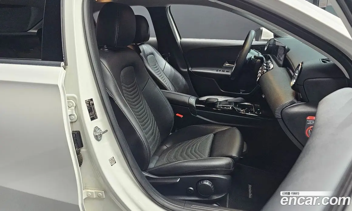 Mercedes-Benz A-Class 2020 2.0 автомат (гидро), фото 16