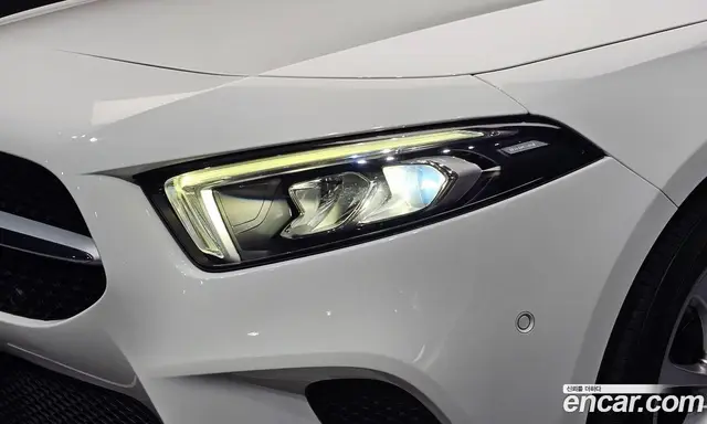 Mercedes-Benz A-Class 2020 2.0 автомат (гидро), миниатюра 8