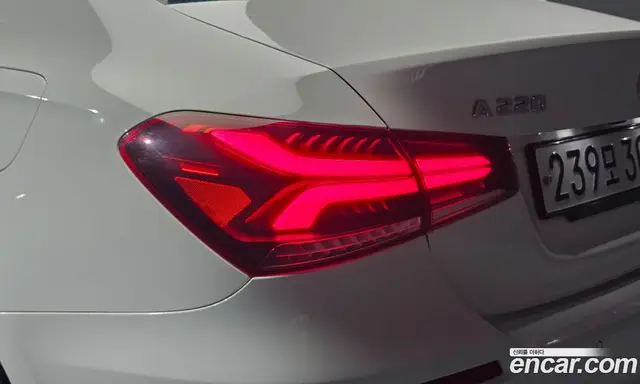 Mercedes-Benz A-Class 2020 2.0 автомат (гидро), миниатюра 9