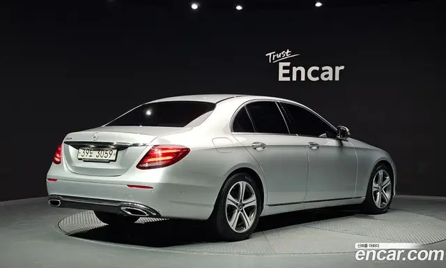 Mercedes-Benz E-Class 2017 1.9 автомат (гидро), миниатюра 2