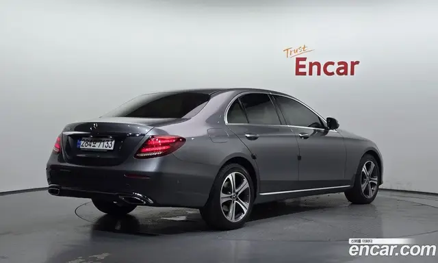 Mercedes-Benz E-Class 2018 1.9 автомат (гидро), миниатюра 2
