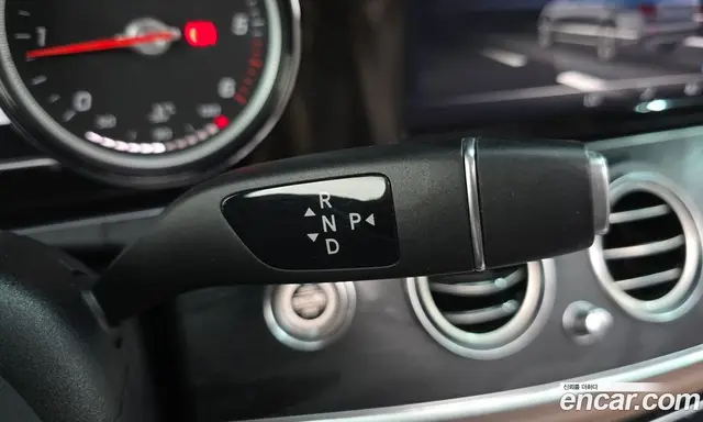Mercedes-Benz E-Class 2018 1.9 автомат (гидро), миниатюра 12