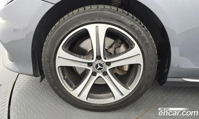 Mercedes-Benz E-Class 2018 1.9 автомат (гидро), миниатюра 5
