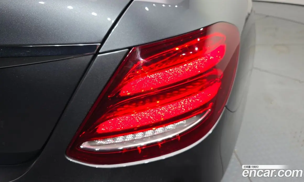 Mercedes-Benz E-Class 2018 1.9 автомат (гидро), фото 9