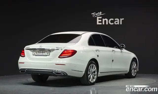 Mercedes-Benz E-Class 2020 1.9 автомат (гидро), миниатюра 2