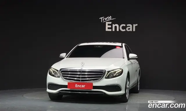 Mercedes-Benz E-Class 2020 1.9 автомат (гидро), миниатюра 3