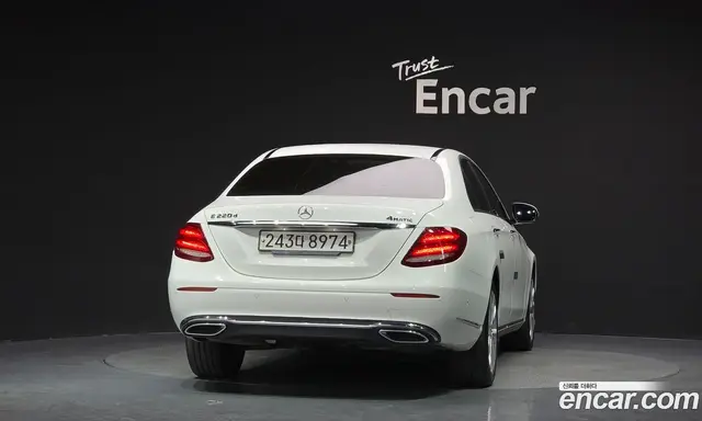 Mercedes-Benz E-Class 2020 1.9 автомат (гидро), миниатюра 4
