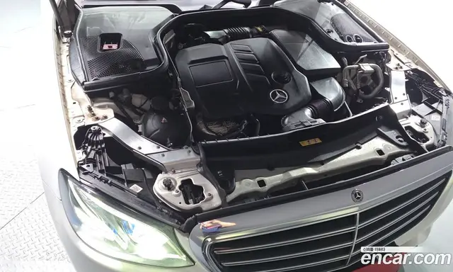 Mercedes-Benz E-Class 2020 1.9 автомат (гидро), миниатюра 6