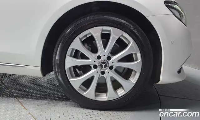 Mercedes-Benz E-Class 2020 1.9 автомат (гидро), миниатюра 7