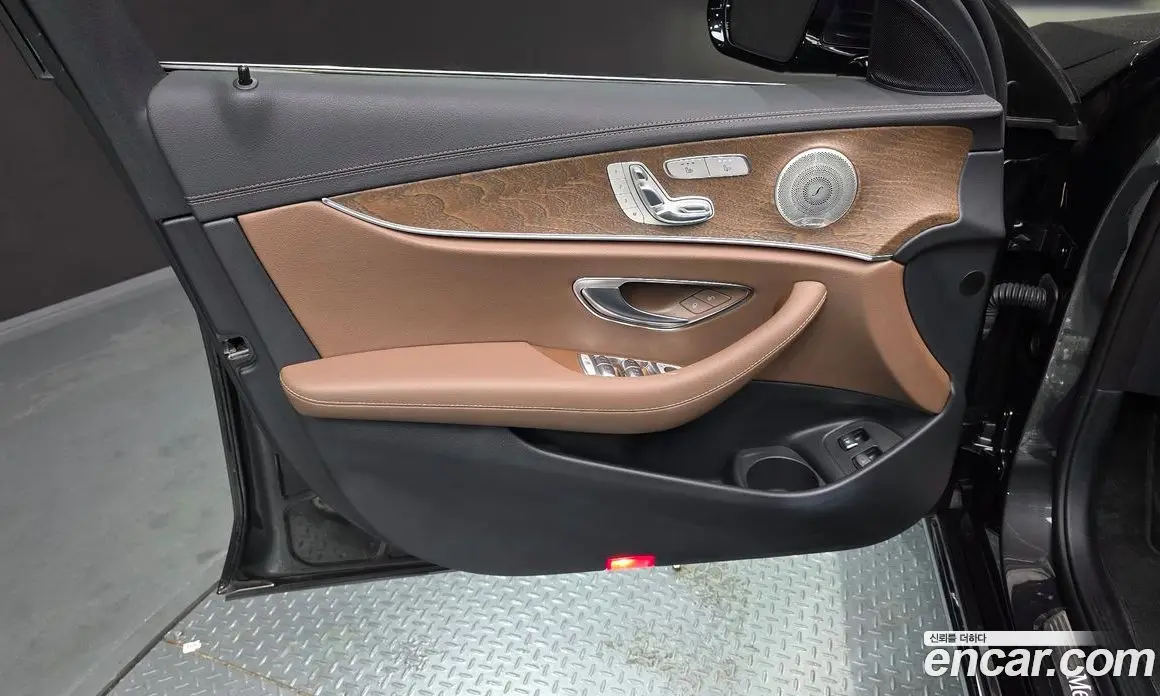 Mercedes-Benz E-Class 2021 2.0 автомат (гидро), фото 14