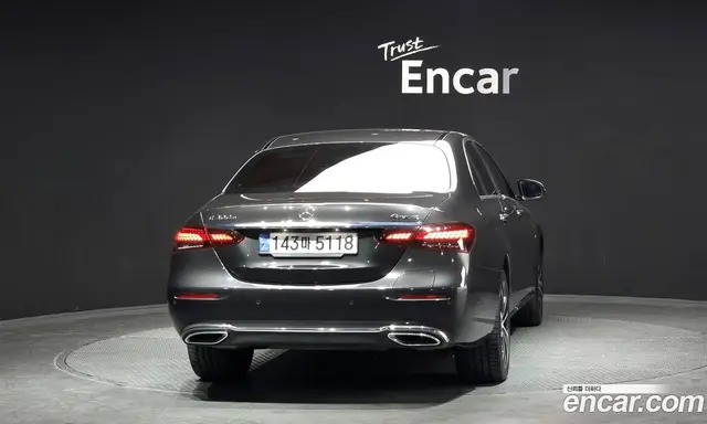 Mercedes-Benz E-Class 2021 2.0 автомат (гидро), миниатюра 4