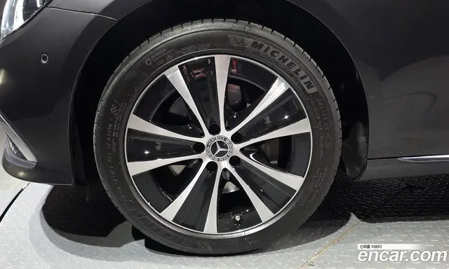 Mercedes-Benz E-Class 2021 2.0 автомат (гидро), миниатюра 5