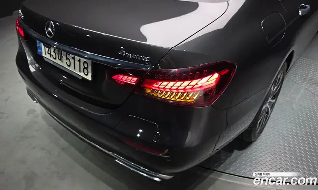 Mercedes-Benz E-Class 2021 2.0 автомат (гидро), миниатюра 9