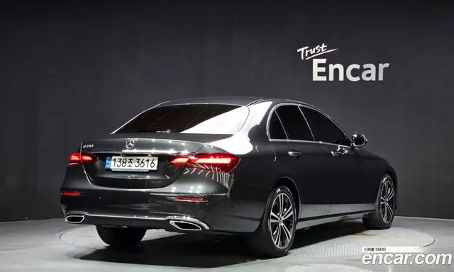 Mercedes-Benz E-Class 2021 2.0 автомат (гидро), миниатюра 2