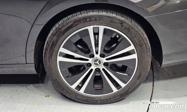 Mercedes-Benz E-Class 2021 2.0 автомат (гидро), миниатюра 7