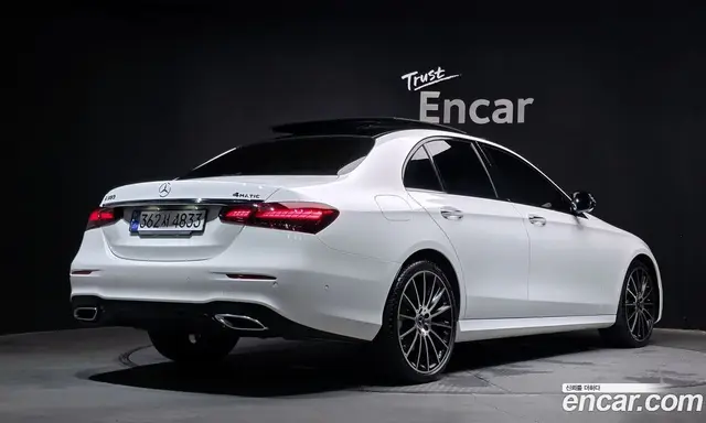Mercedes-Benz E-Class 2022 2.0 автомат (гидро), миниатюра 2