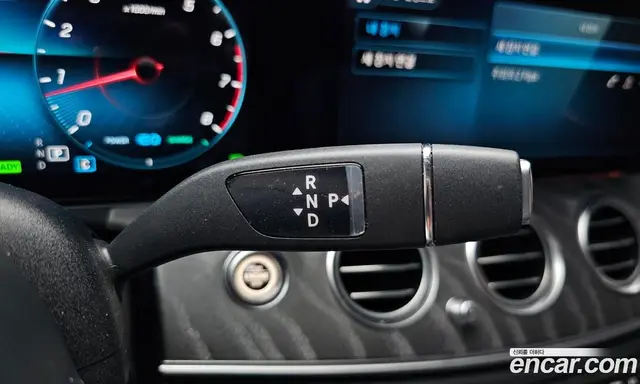 Mercedes-Benz E-Class 2022 2.0 автомат (гидро), миниатюра 12