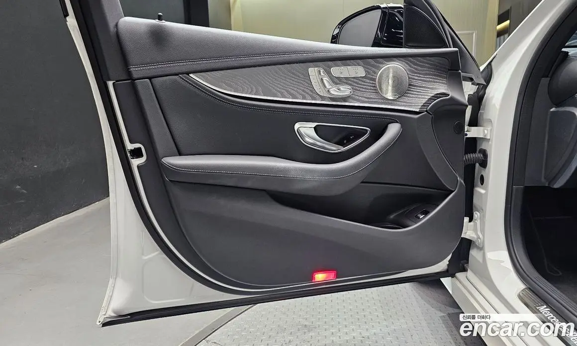 Mercedes-Benz E-Class 2022 2.0 автомат (гидро), фото 14
