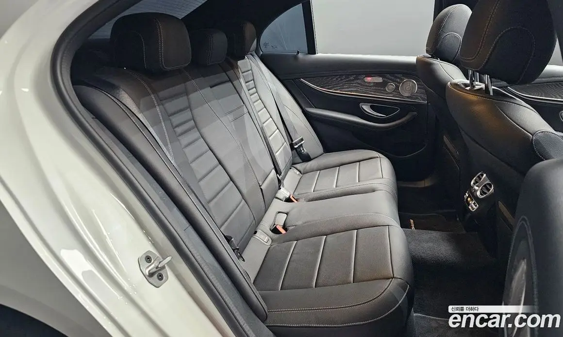 Mercedes-Benz E-Class 2022 2.0 автомат (гидро), фото 17