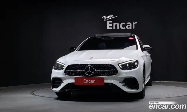 Mercedes-Benz E-Class 2022 2.0 автомат (гидро), миниатюра 3