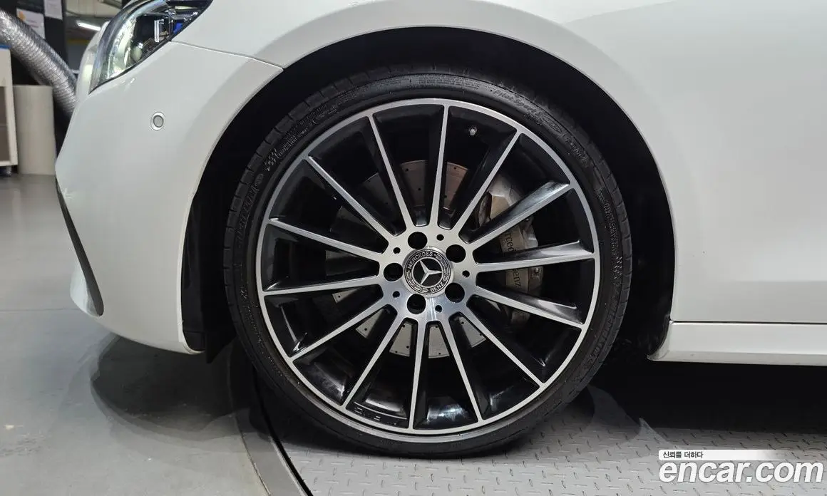 Mercedes-Benz E-Class 2022 2.0 автомат (гидро), фото 7