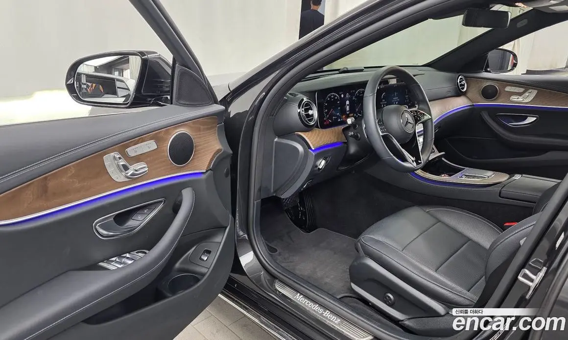 Mercedes-Benz E-Class 2023 2.0 автомат (гидро), фото 13