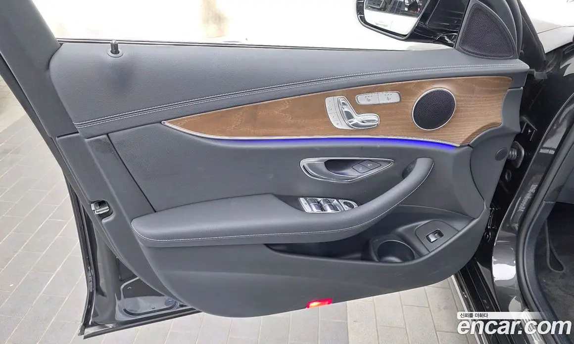 Mercedes-Benz E-Class 2023 2.0 автомат (гидро), фото 14