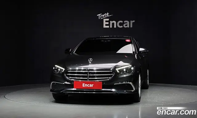 Mercedes-Benz E-Class 2023 2.0 автомат (гидро), миниатюра 3