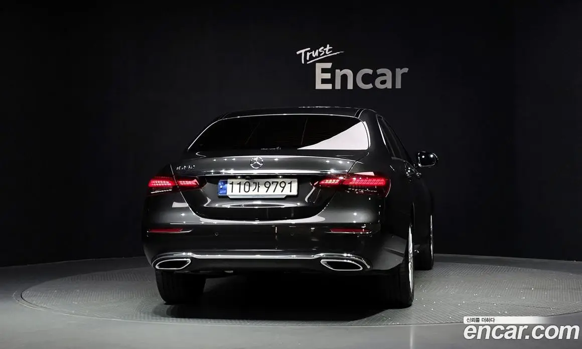 Mercedes-Benz E-Class 2023 2.0 автомат (гидро), фото 4