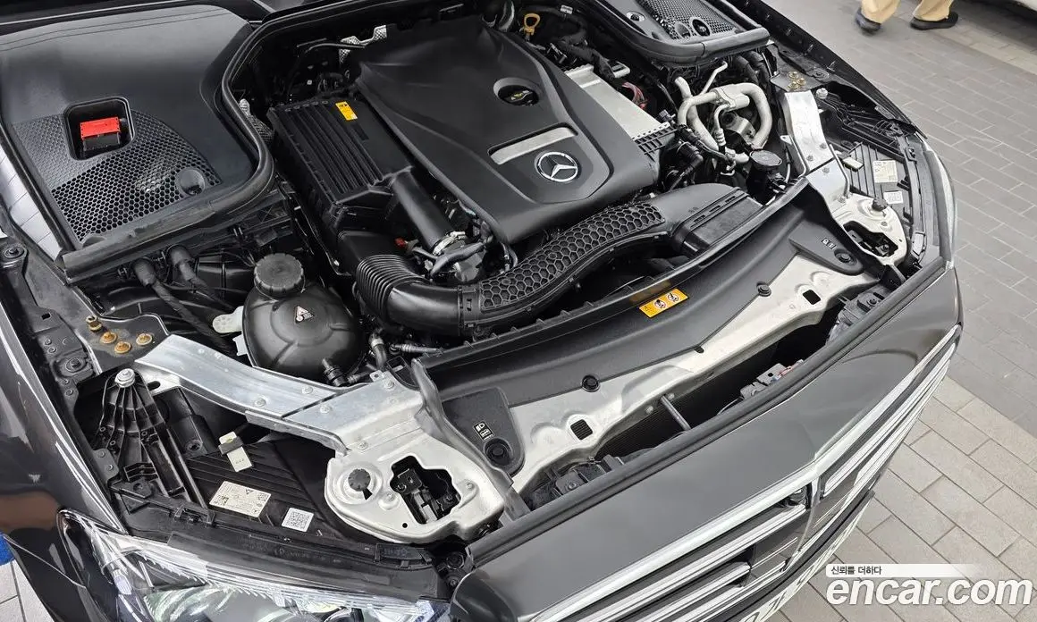 Mercedes-Benz E-Class 2023 2.0 автомат (гидро), фото 6