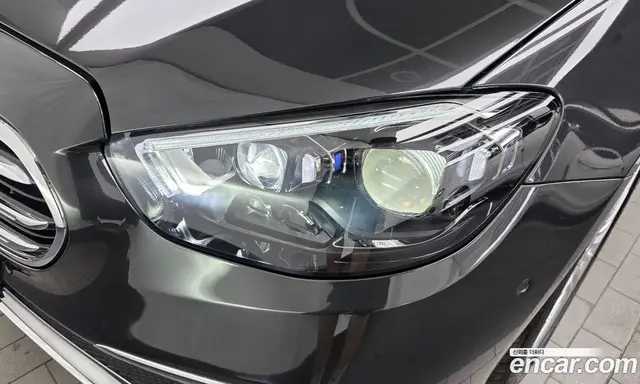 Mercedes-Benz E-Class 2023 2.0 автомат (гидро), миниатюра 8