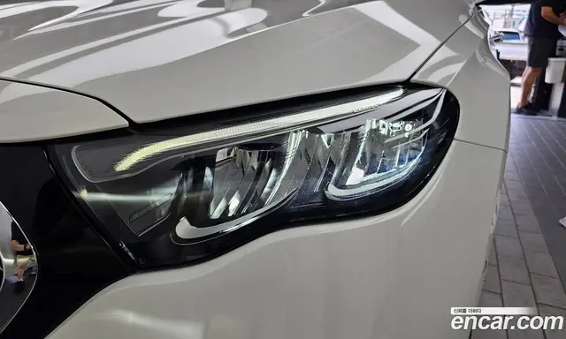Mercedes-Benz E-Class 2025 2.0 автомат (гидро), миниатюра 8