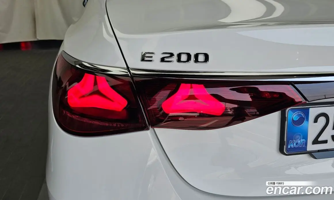 Mercedes-Benz E-Class 2025 2.0 автомат (гидро), фото 9