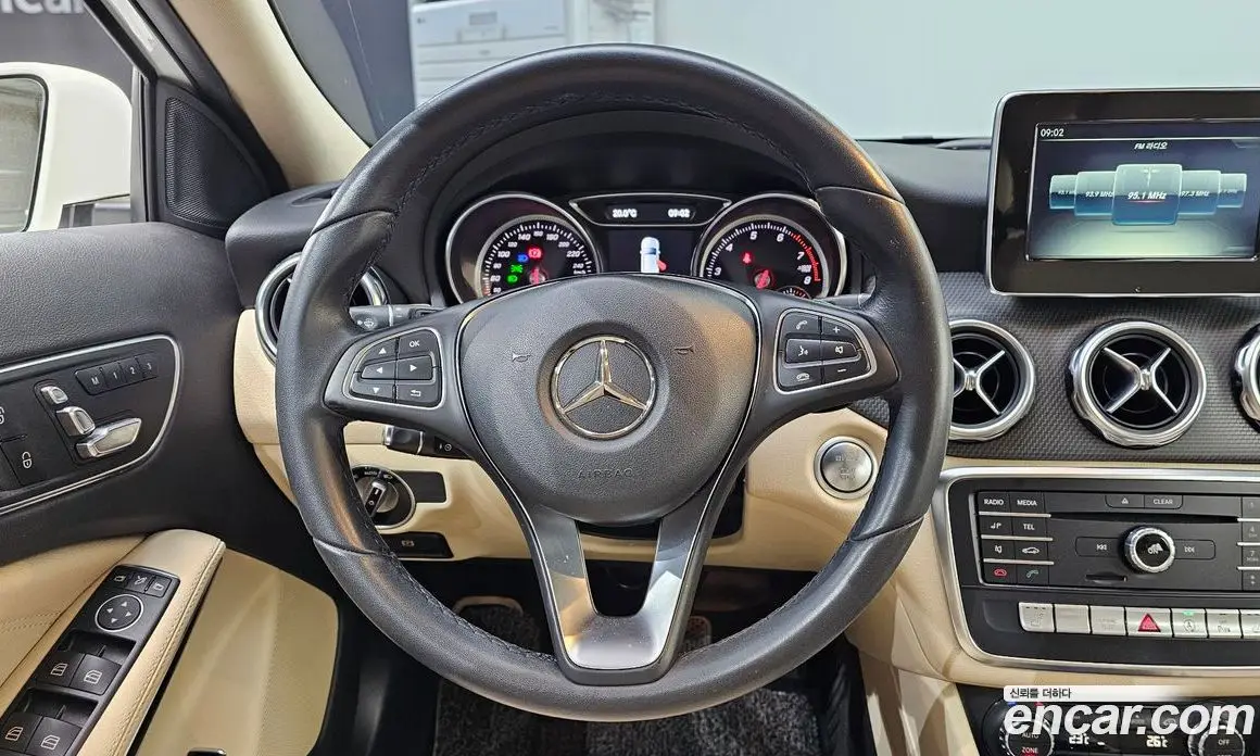 Mercedes-Benz GLA-Class 2018 2.0 автомат (гидро), фото 18 Mercedes-Benz GLA-Class 2018 2.0 автомат (гидро), фото 18
