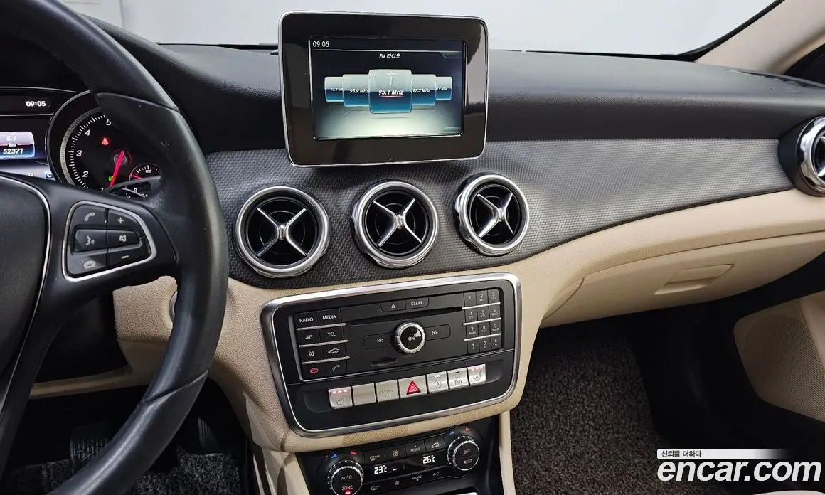 Mercedes-Benz GLA-Class 2018 2.0 автомат (гидро), фото 19 Mercedes-Benz GLA-Class 2018 2.0 автомат (гидро), фото 19