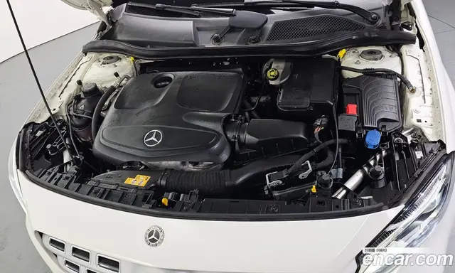 Mercedes-Benz GLA-Class 2018 2.0 автомат (гидро), миниатюра 5 Mercedes-Benz GLA-Class 2018 2.0 автомат (гидро), миниатюра 5